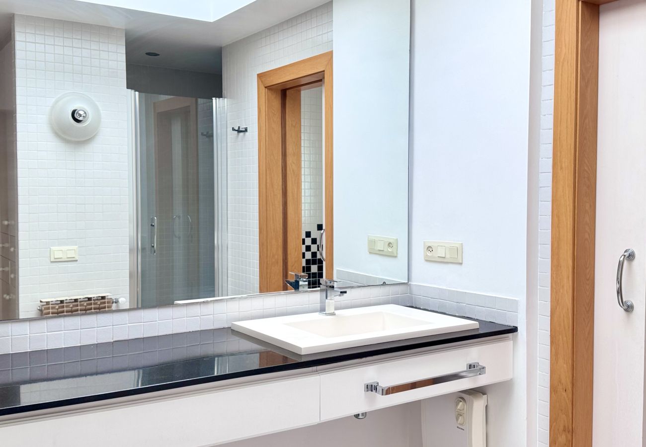 Villa en Denia - VILLA PRIMERA LINEA  LM-080