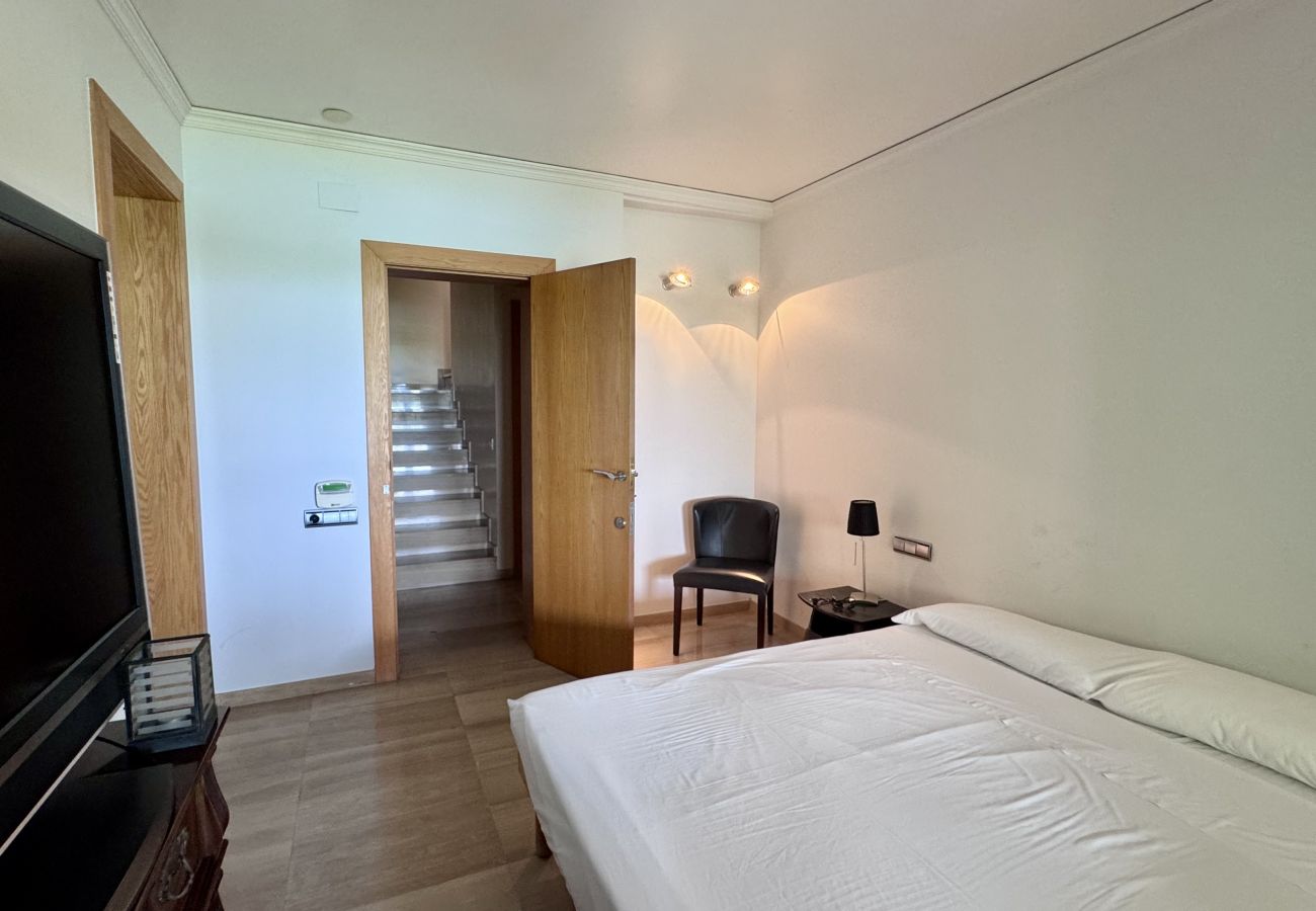 Villa en Denia - VILLA PRIMERA LINEA  LM-080