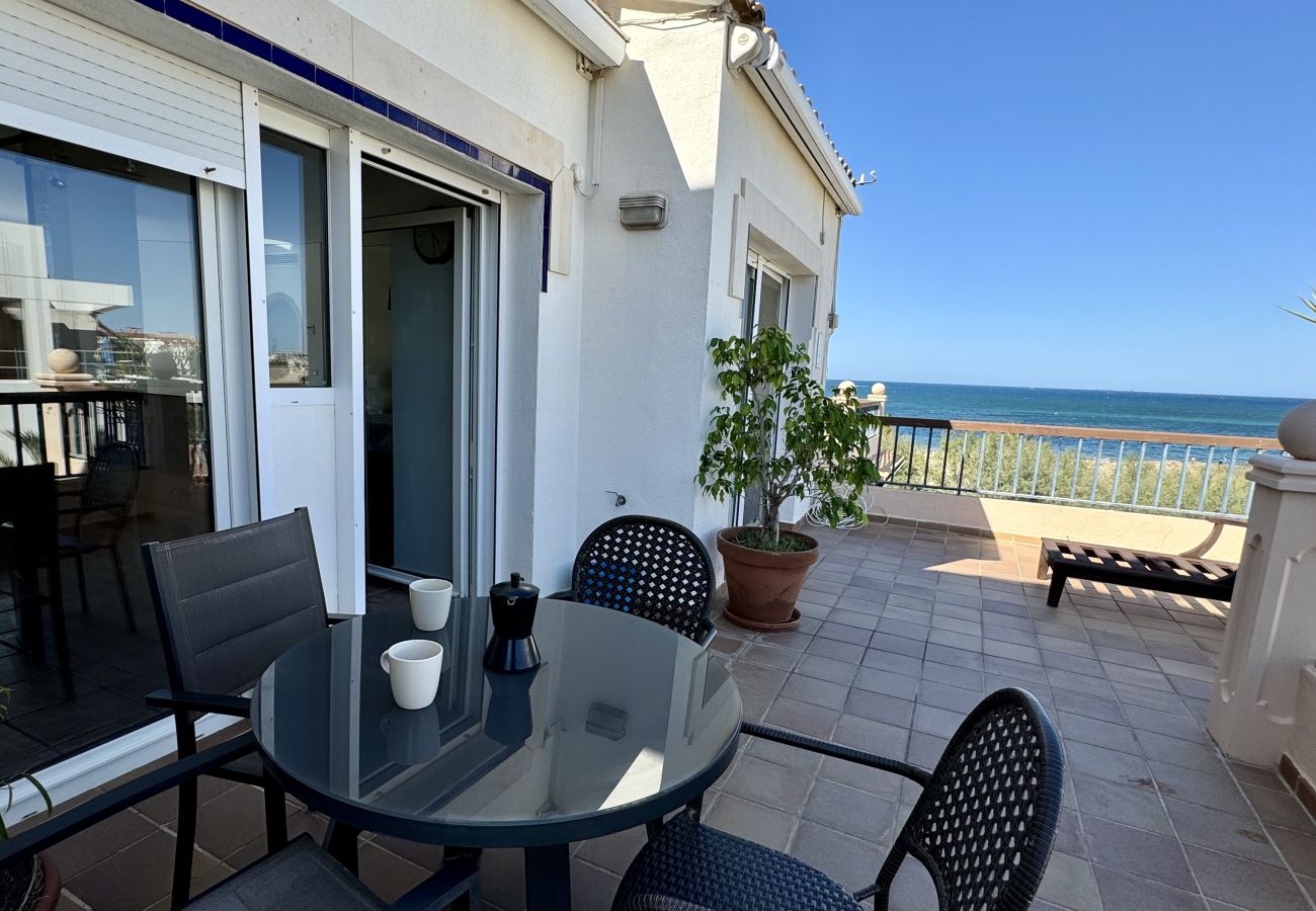 Apartment in Denia - CARLTON 131 beachfront, large terrace