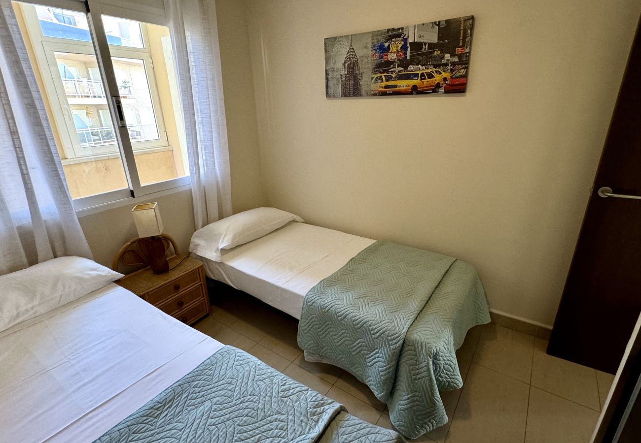 Апартаменты на Дения / Denia - CARLTON 5 Первая линия пляжа с большой террасой